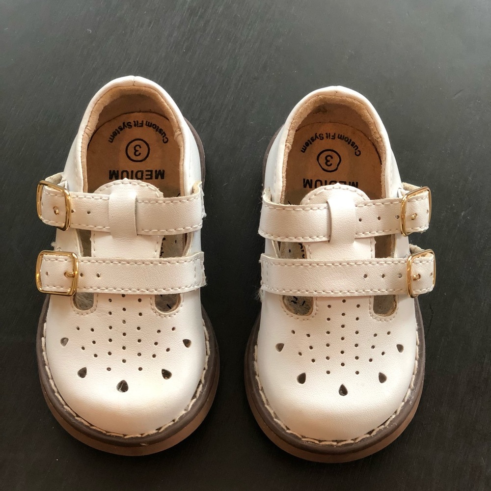 FootMates shoes size 3